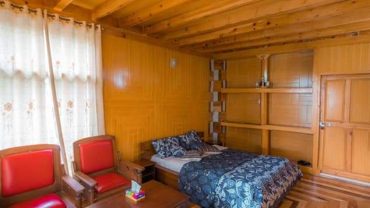 Traditional Fort Room at Snowland Guesthouse Skardu